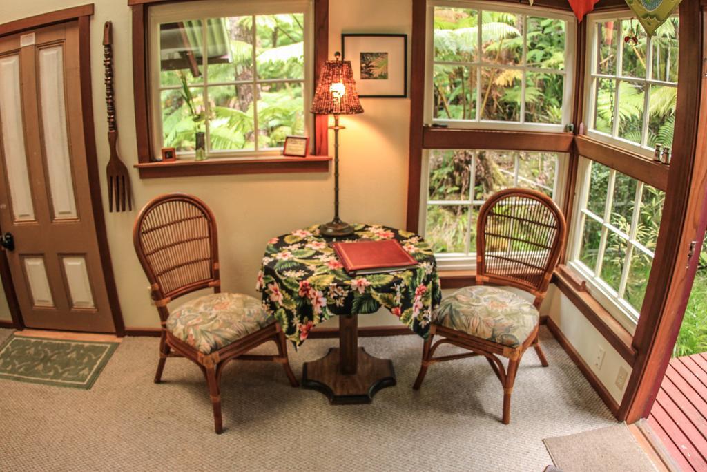 Ferny Hollow: Romantic Rainforest Cottage Волкано Экстерьер фото